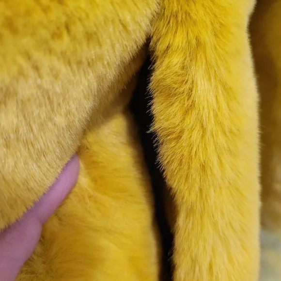 APPARIS mustard Yellow Beautiful Fur Coat. NWT. Brand New. Apparis Winter Coat - Picture 5 of 8
